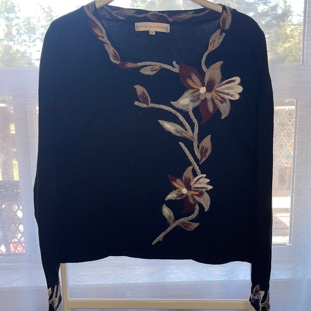 Womens anicole Alexander sweater - size L